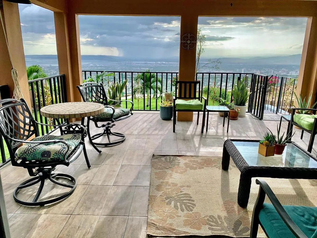 Bella Vista Villa Kingston