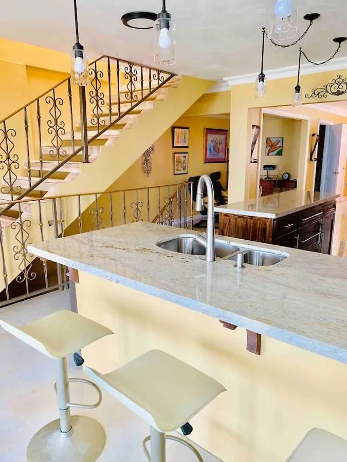 Bella Vista Villa Kingston